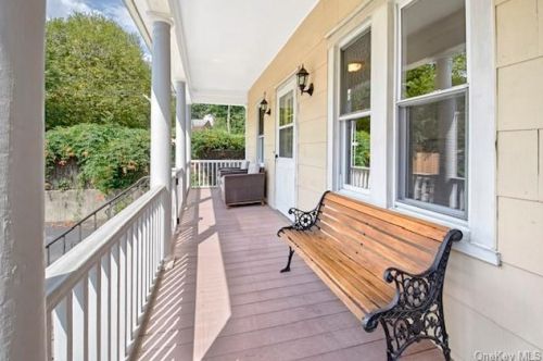 6 Alma Pl, Elmsford, NY 10523-2801