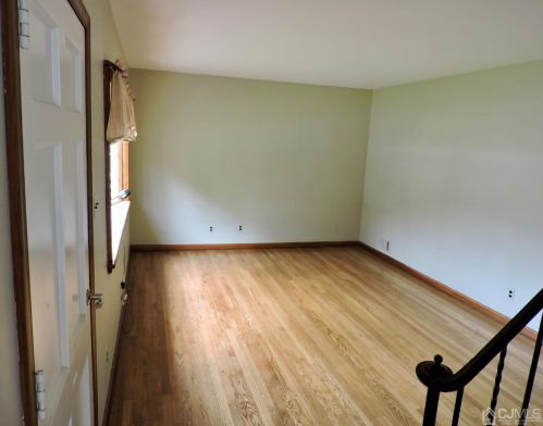 366 Sunset Ave, Old Bridge, NJ 08857-1360