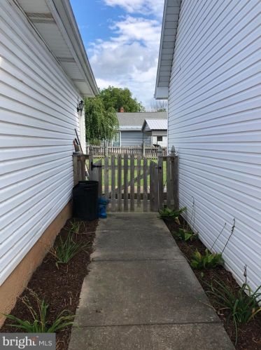 102 Massanutten St, Edinburg VA  22824-9313 exterior