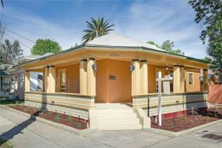 3894 Pine St, Riverside, CA 92501-3153