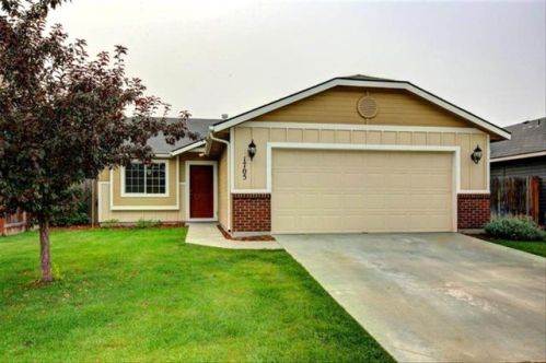 1705 Bayeux Dr, Meridian, ID 83642-9057