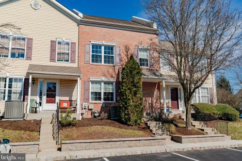 112 Runnymede Ct, Harleysville, PA 19438-3618