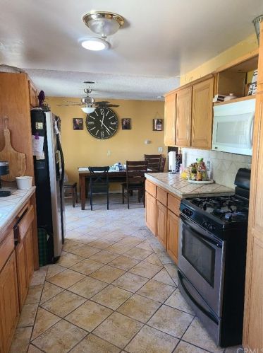 2251 Crestwood Ln, Anaheim, CA 92804-6425