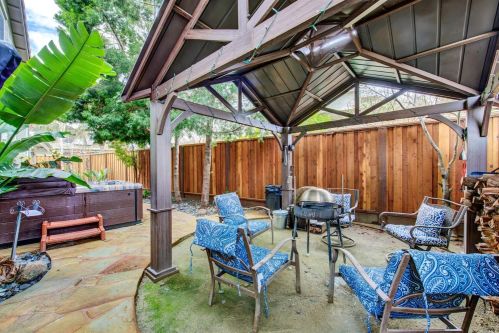 585 Topeka Ln, Vacaville CA 95687-4353 exterior