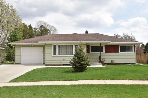 727 Green Tree Rd, West Bend, WI 53090-2443