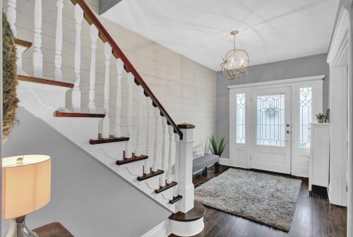 1061 Delta Ave, Cincinnati, OH 45208-3103