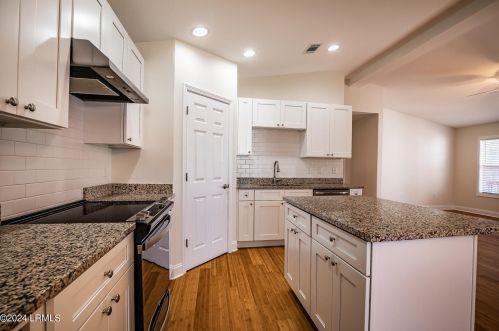 8 Wateree Ct, Beaufort SC  29902-3332 exterior