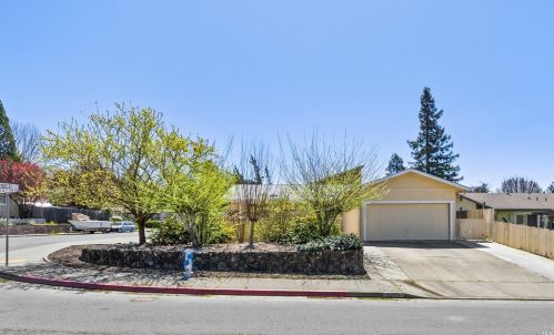 8259 Valley View Dr, Sebastopol, CA 95472-3144