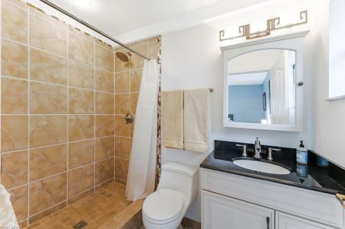 247 Stanhope Cir, Naples FL 34104-0810 exterior