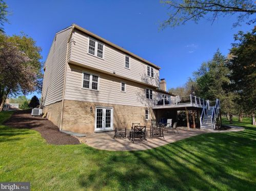 925 Holly Blossom Ct, Great Falls, VA 22066-1209