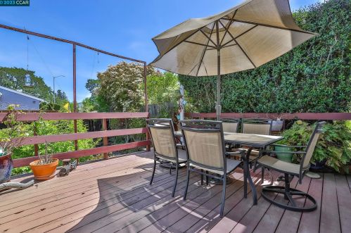 5525 Merritt Dr, Concord CA 94521-4708 exterior