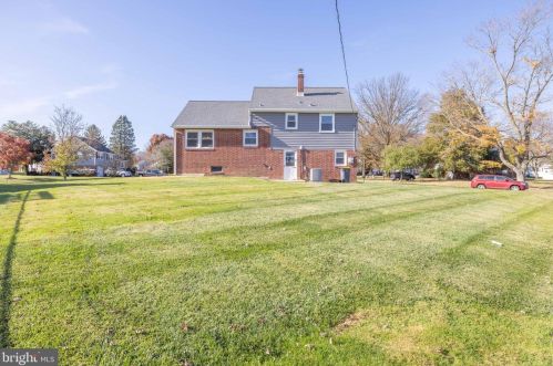 606 Dorcaster Dr, Wilmington DE  19808-2212 exterior