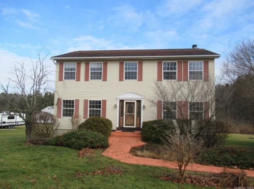 45 Frog Hollow Rd, Poughquag NY  12570-5710 exterior