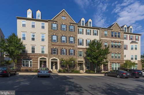 6912 Kona Dr, Gainesville, VA 20155-3321
