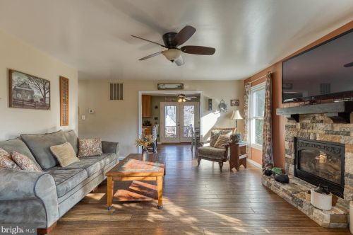 16 Us Ford Ln, Fredericksburg, VA 22406-5354