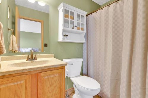 1565 Roscommon Dr, Pataskala OH  43062-7018 exterior