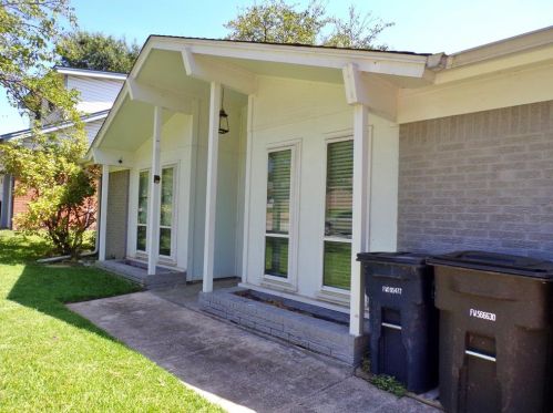 7408 Madeira Dr, Fort Worth, TX 76112-4403