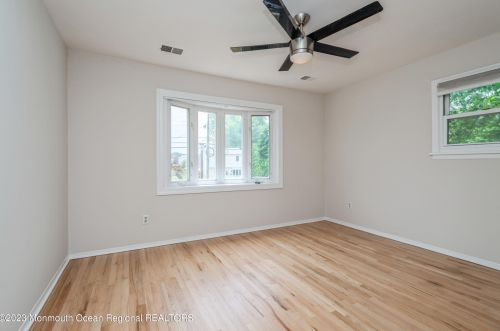 328 Main St, Middletown NJ  07748-5938 exterior