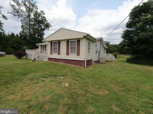 5923 Smith Station Rd, Fredericksburg VA  22407-9318 exterior