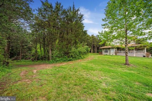 3098 Hamburg Rd, Edinburg VA  22824-3093 exterior