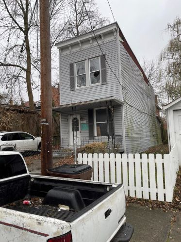 2037 Pine St, Covington, KY 41014-1256