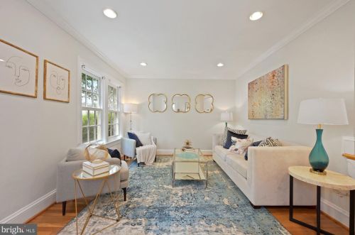 3729 R St, Washington, DC 20007-2123