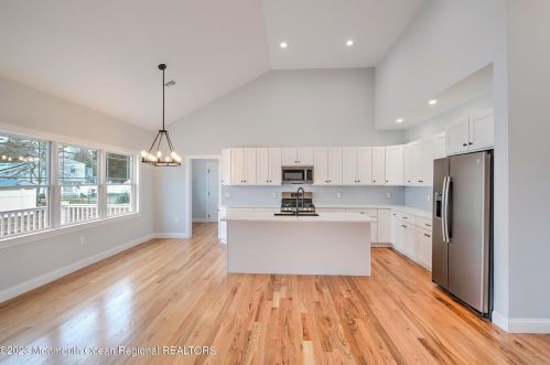 414 Seaward Pl, Lacey NJ  08731-2836 exterior