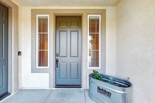 4620 Spice St, Lancaster, CA 93536-2375