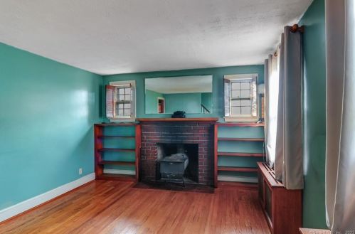 30 Avondale Rd, Manchester, CT 06042-3258