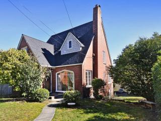 3904 24th Ave, Seattle WA  98108-1504 exterior