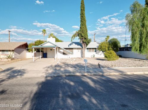 2433 Rook Ave, Tucson, AZ 85711-6929