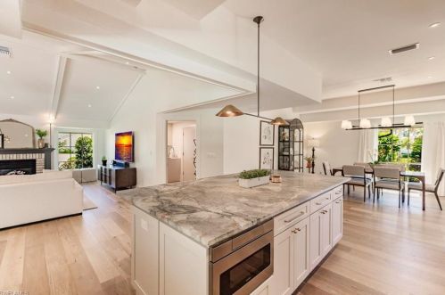579 Neapolitan Way, Naples FL  34103-8567 exterior