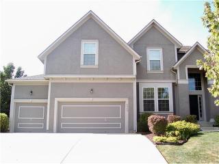 5342 Noland Rd, Shawnee Mission, KS 66216-4689