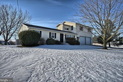 214 Carlson Rd, Hummelstown, PA 17036-7380
