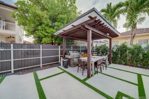 8941 178th St, Hialeah FL  33018-6554 exterior