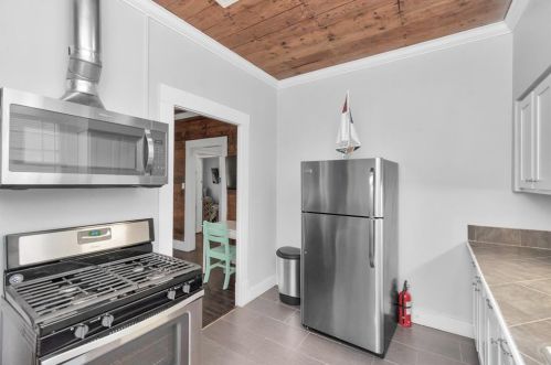 2223 33 St, Galveston TX 77550-7505 exterior