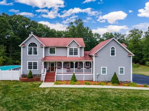 230 Cross Rd, Middletown, NY 10941-3657
