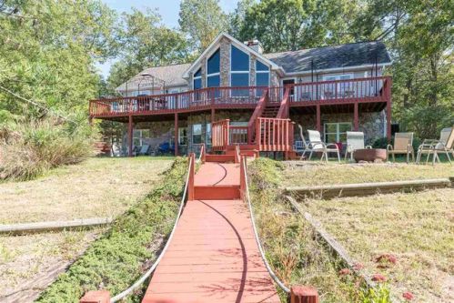 131 Snow Bird Ln, Graysville, TN 37338-4622