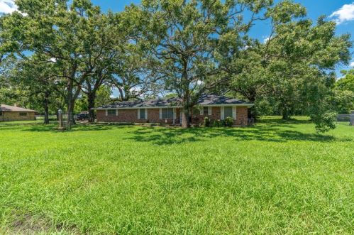 106 Norma Cir, Greenville TX  75402-8155 exterior