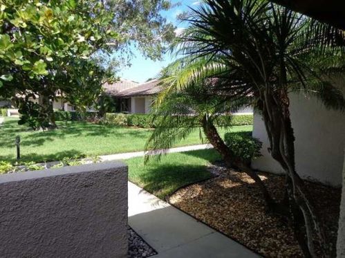 311 Club Dr, West Palm Beach, FL 33418-7070