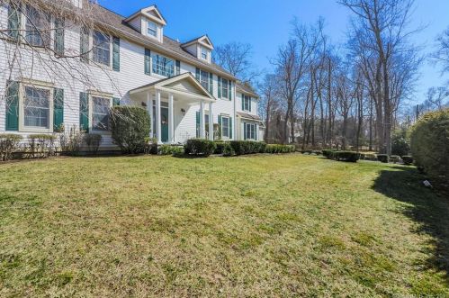 943 Sunset Rd, Stamford, CT 06903-2400