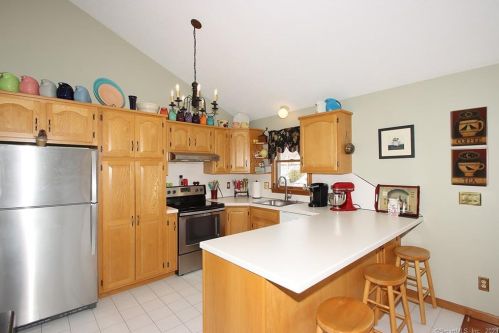 82 Norton St, Bristol CT  06010-6164 exterior