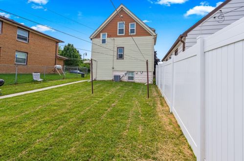 4310 Packard Ave, Cudahy WI 53110-1157 exterior