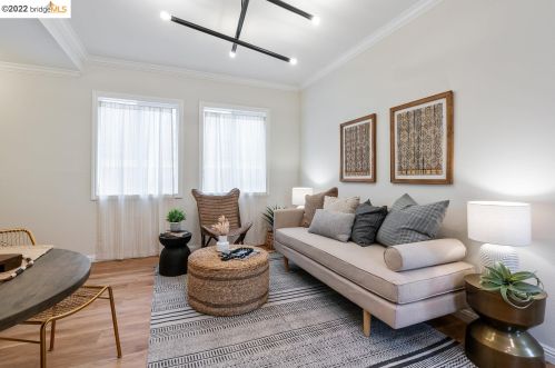 5937 Fremont St, Oakland CA 94608-2217 exterior