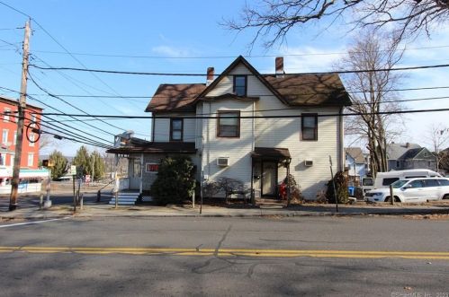 22 Kneen St, Huntington CT  06484-3327 exterior