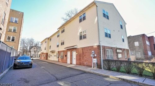 174 Clinton St, East Orange NJ  07018-3040 exterior
