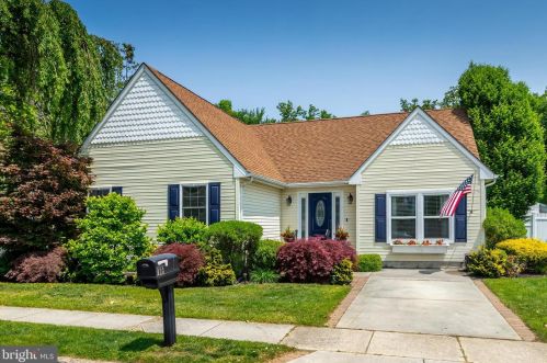 111 New Jersey Ave, West Deptford, NJ 08063-1032