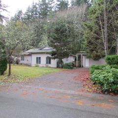 735 Eden Rd, Bremerton, WA 98312-3260