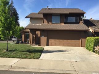 552 Oakbrook Dr, Modesto, CA 95354-1656