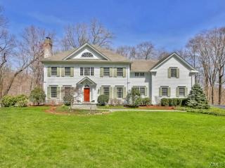 1655 Fence Row Dr, Fairfield, CT 06824-7022